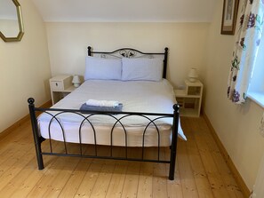 3 bedrooms, iron/ironing board, WiFi