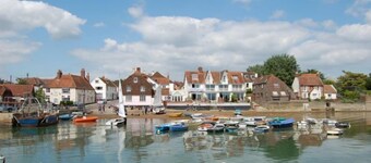 6 Avocet Quay -  a lodge/cabin that sleeps 4 guests  in 2 bedrooms