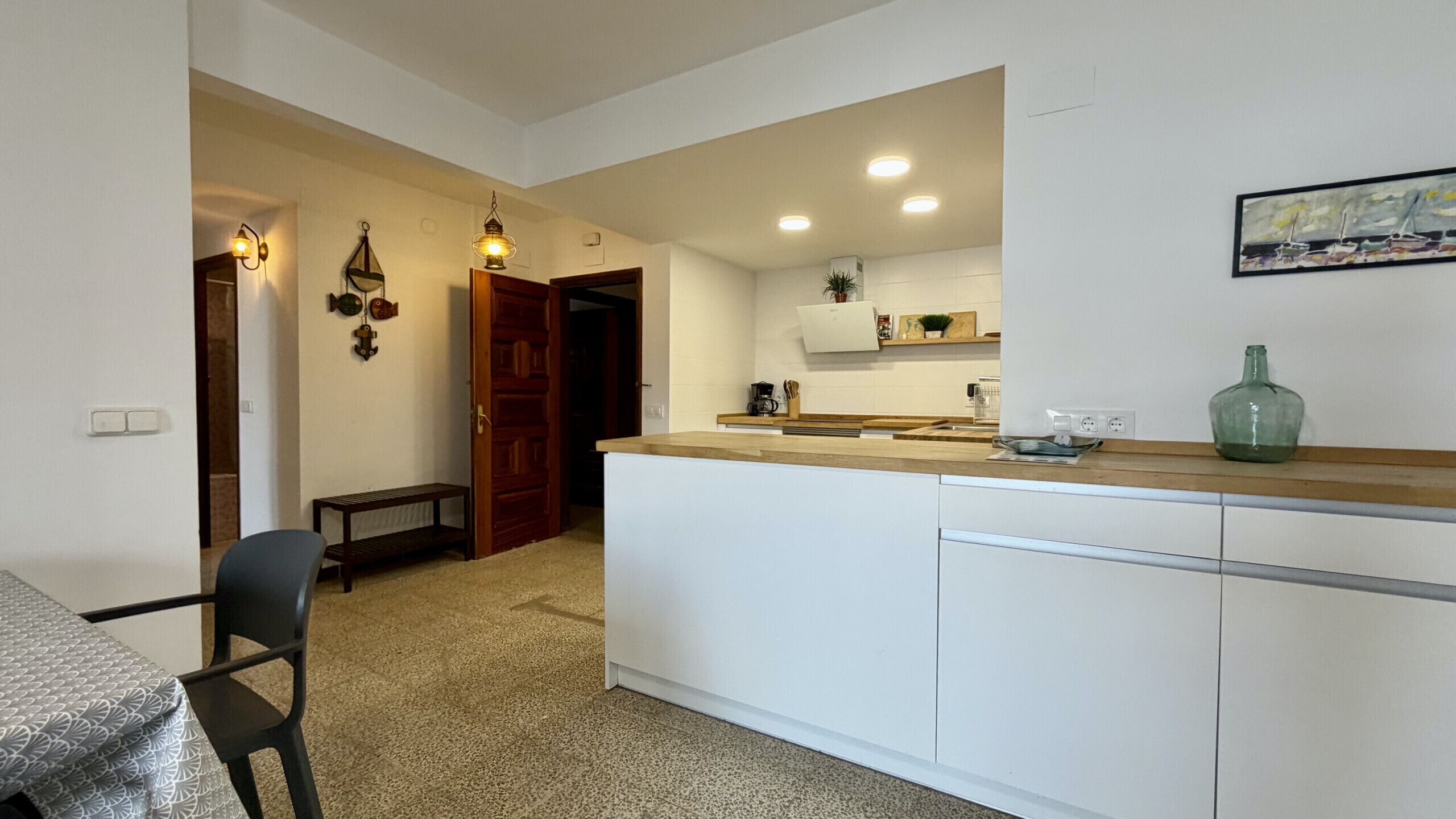 Kjøleskap, mikrobølgeovn, ovn og oppvaskmaskin