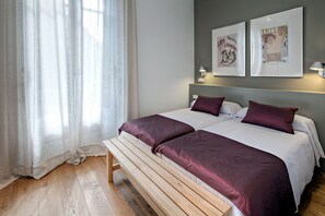 2 chambres, fer et planche à repasser, accès au Wi-Fi (inclus)