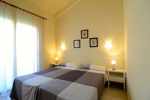 1 bedroom, iron/ironing board, free WiFi, bed sheets - TARRACO 25 (GIRONES) (Estartit)