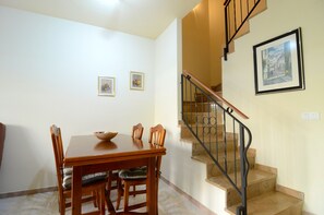 Dining - TARRACO 25 (GIRONES) (Estartit)