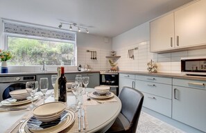 Dining - 2 Bed in Woolacombe (oc-sandu) (Woolacombe)