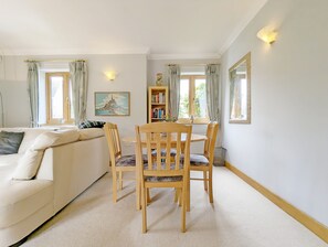 Interior - Garden Flat -  comfortable cottage for two close to Chichester and Goodwood (Tangmere)