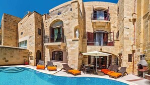 Pool - Ta Majsi Holiday Home (L-Għarb)