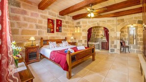 5 bedrooms, iron/ironing board, WiFi (free), bed sheets - Ta Majsi Holiday Home (L-Għarb)