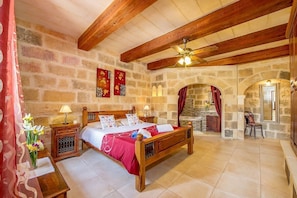 5 chambres, fer et planche à repasser, Wi-Fi gratuit, draps fournis