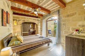 5 chambres, fer et planche à repasser, Wi-Fi gratuit, draps fournis