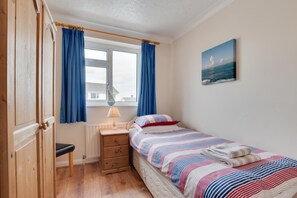 4 chambres, fer et planche à repasser, Wi-Fi gratuit, draps fournis