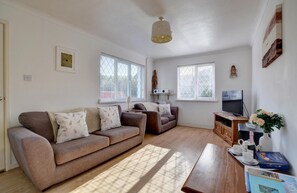 TV, video game console, DVD player - 2 Bed in Croyde (oc-sandc) (Croyde)
