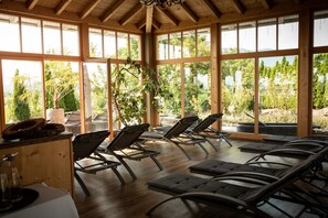 双人护理室、桑拿、湿蒸房、身体护理、热石按摩、产前按摩