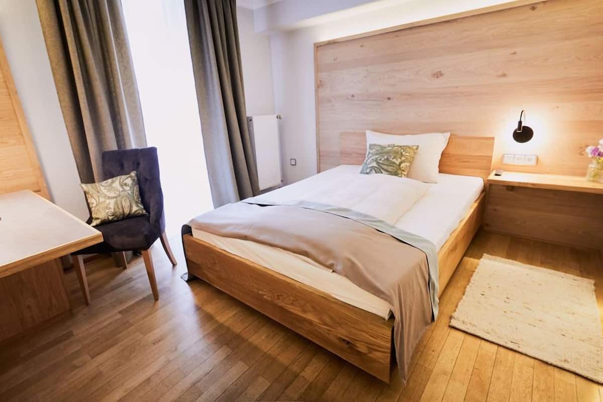 Habitación individual exclusiva, balcón (Teisenberg) | Ropa de cama de alta calidad y minibar