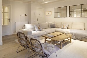 TV, fireplace - Val de Ruda Luxe 49 by FeelFree Rentals (Baqueira)