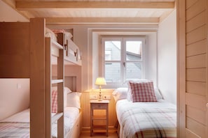 2 slaapkamers, een strijkplank/strijkijzer, gratis wifi, beddengoed