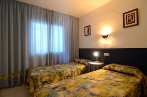 2 chambres, fer et planche à repasser, accès au Wi-Fi (inclus)