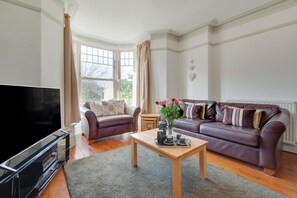 TV, fireplace - 5 Bed in Combe Martin (oc-craig) (Combe Martin)
