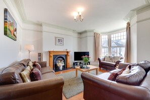 Télévision, cheminée