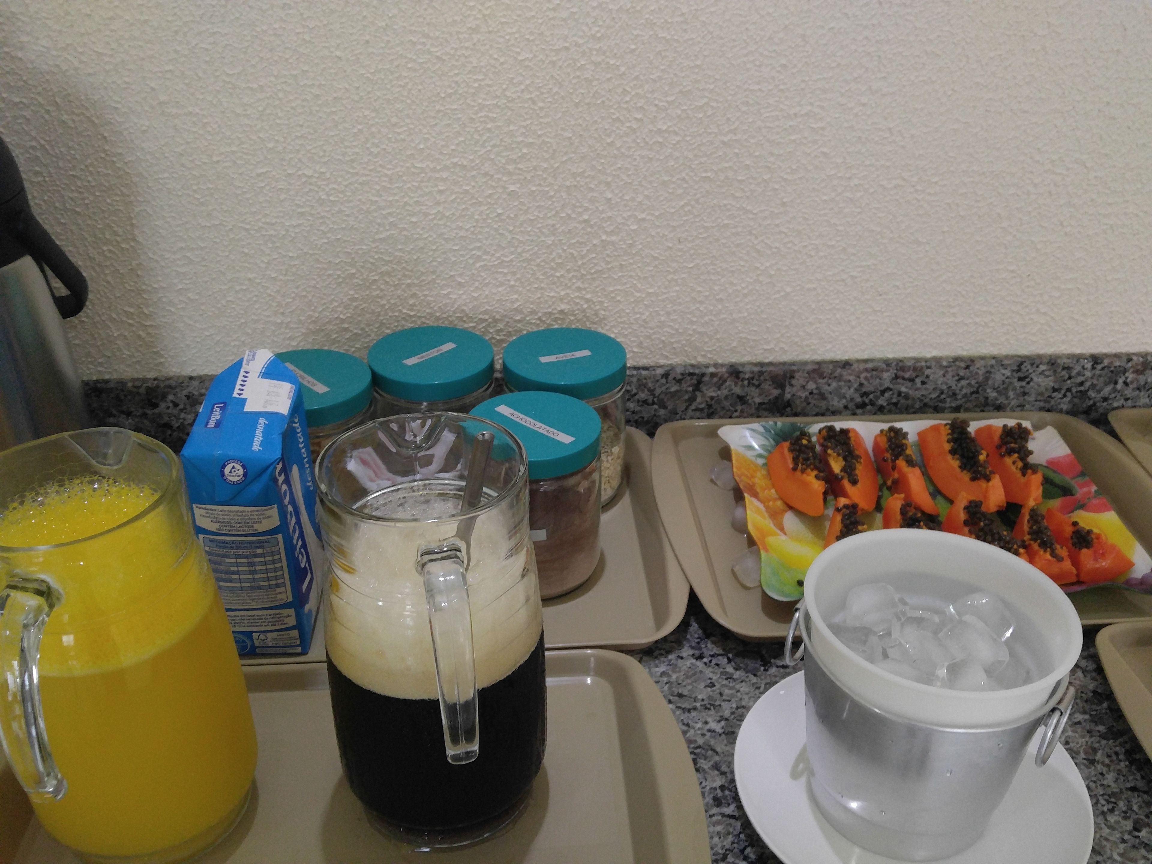 free daily continental breakfast