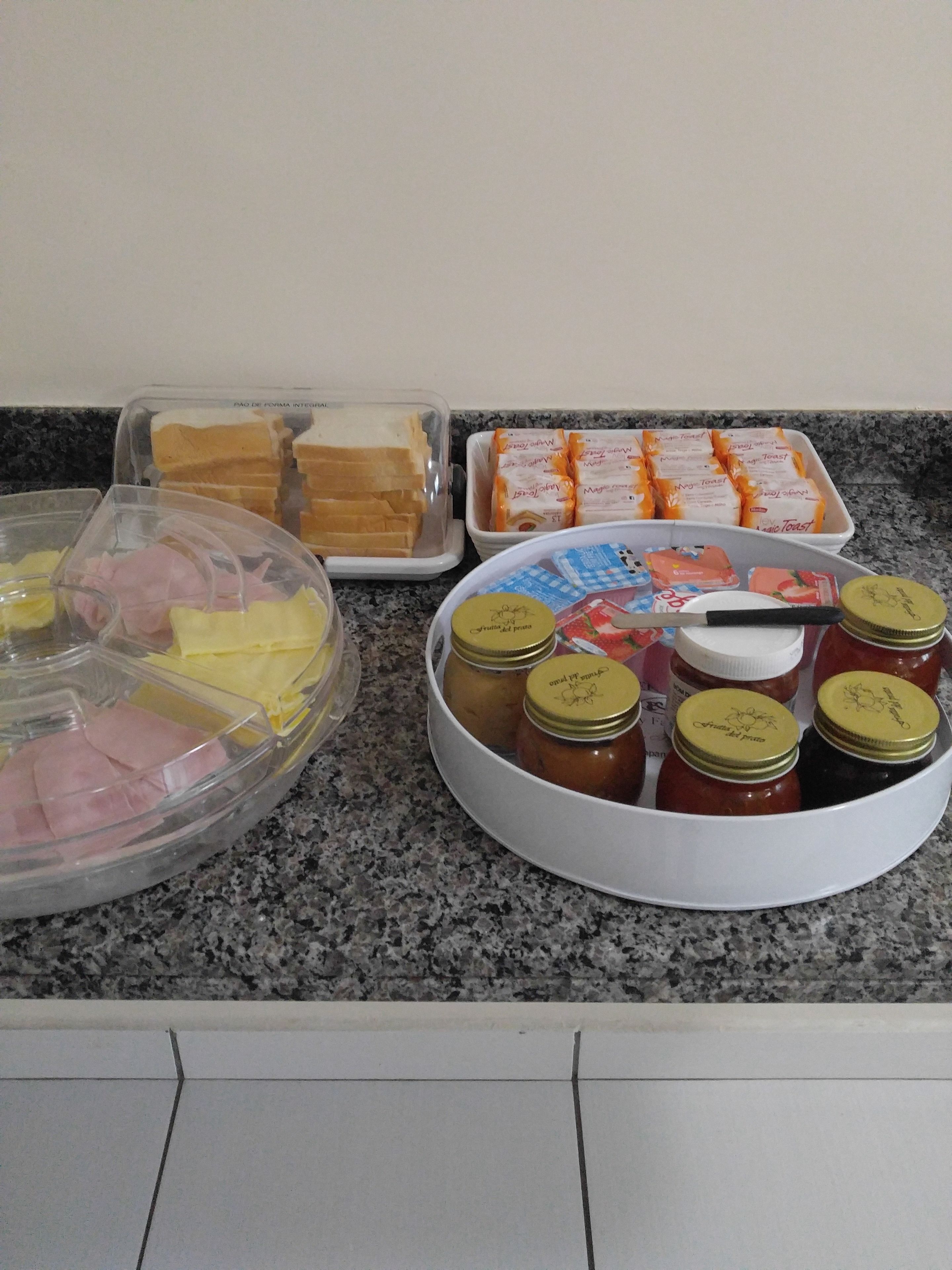 free daily continental breakfast