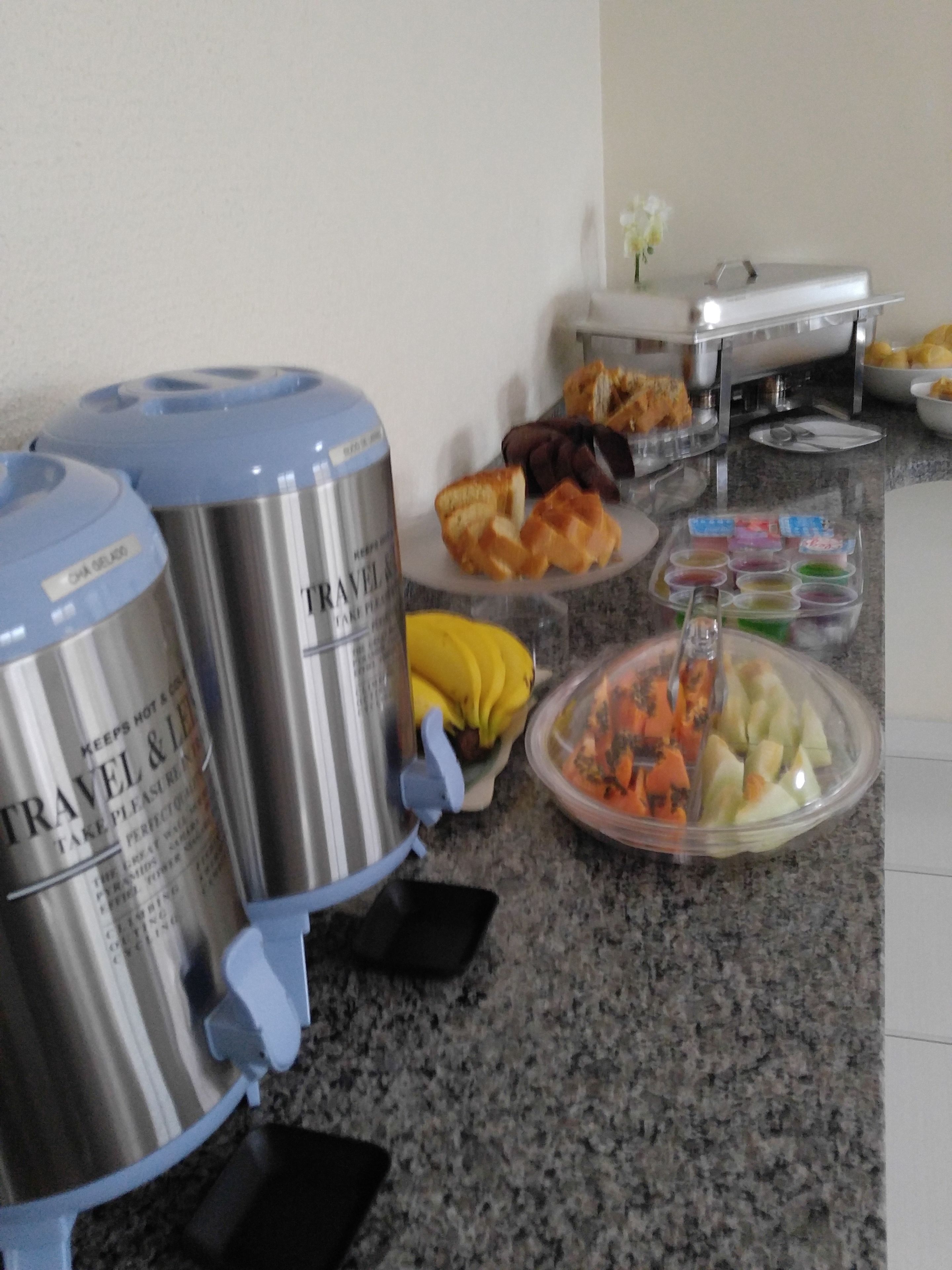 free daily continental breakfast