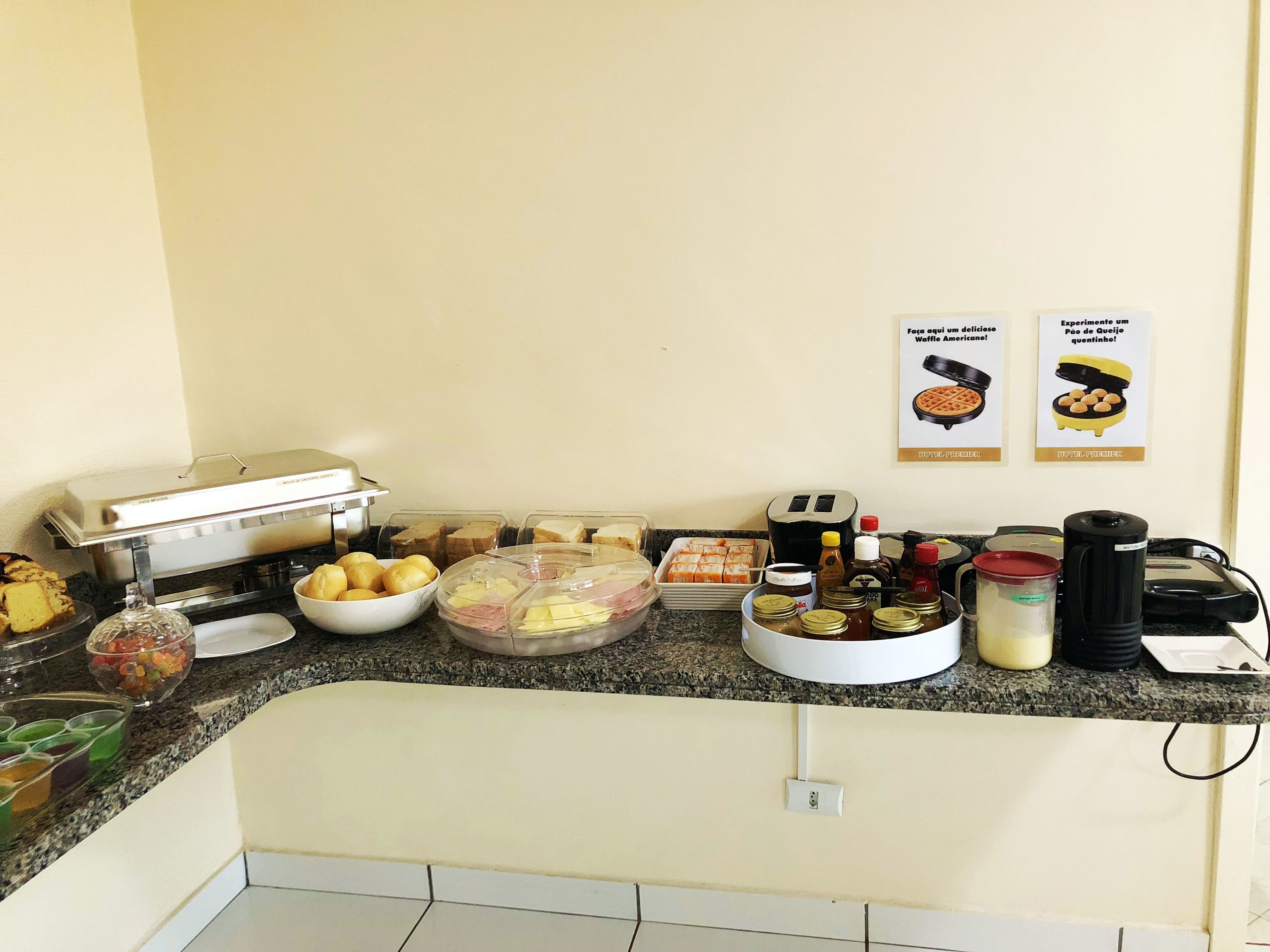 free daily continental breakfast