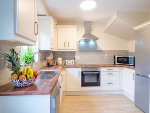 Réfrigérateur, micro-ondes, four, lave-vaisselle