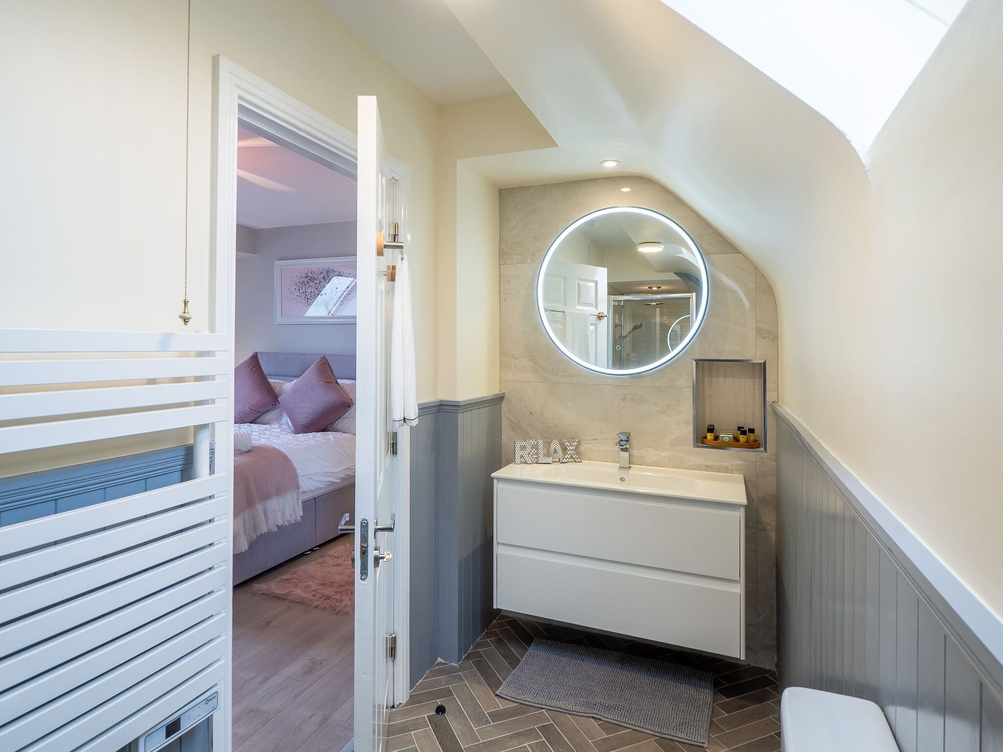 Bathtub, hair dryer, towels