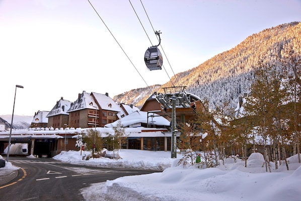 المنشأة من الخارج