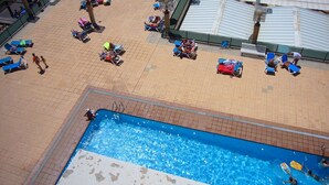屋外プール