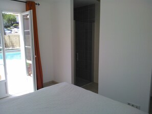 3 bedrooms, travel cot, WiFi, bed sheets - Villa Cigale, villa with private pool in the area of ​​Pont Royal (Mallemort)