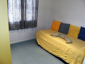 2 chambres, fer et planche Ă repasser, Wi-Fi gratuit, draps fournis