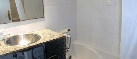 Bathtub