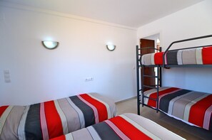 3 soverom, strykejern/-brett, wi-fi (inkludert) og sengetøy