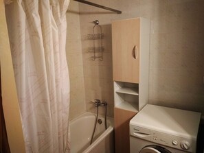 Bathtub