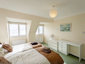 3 bedrooms, WiFi, bed sheets