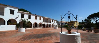 PLAÇA DELS POUS SUR