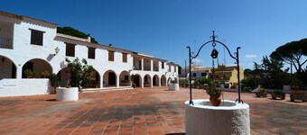 PLAÇA DELS POUS SUR