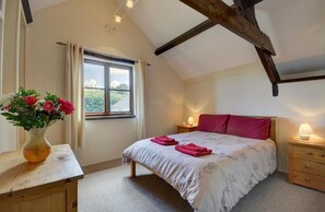 3 bedrooms, iron/ironing board, travel cot, free WiFi - 3 Bed in Barnstaple (oc-n1991) (Bratton Fleming)