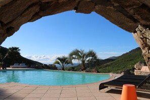 Outdoor pool, sun loungers - A Flatta (Calenzana)