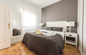 1 bedroom, in-room safe, iron/ironing board, free WiFi - Latina Suite (Madrid)
