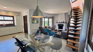 Télévision, lecteur de DVD, chaßne hi-fi