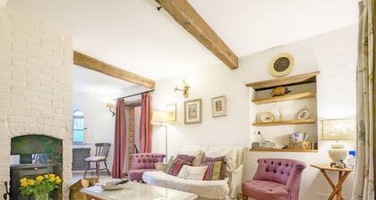 A charming and unique cottage in the centre of Chichester - sleeps 3