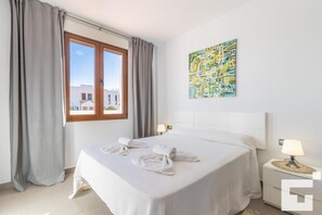 2 bedrooms, iron/ironing board, free WiFi, bed sheets - Mirador de Bassetes 5 - Grupo Turis - Calpe, Costa Blanca (Calpe)