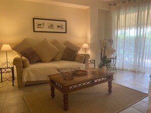 Smart TV, DVD player, stereo