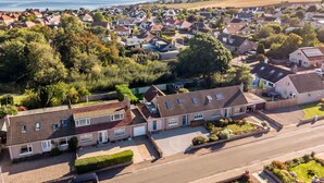 Exterior - Modern 2‑Bedroom St Andrews Retreat with Garden, Parking & Easy Walk to Harbour & East Sands (St. Andrews)