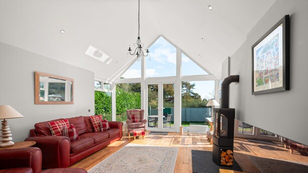 Living area - Modern 2‑Bedroom St Andrews Retreat with Garden, Parking & Easy Walk to Harbour & East Sands (St. Andrews)
