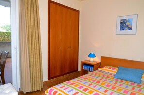 1 bedroom, iron/ironing board, bed sheets