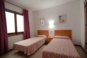 2 dormitorios, tabla de planchar con plancha, wifi gratis y ropa de cama