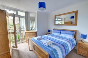 2 bedrooms, iron/ironing board, travel cot, free WiFi