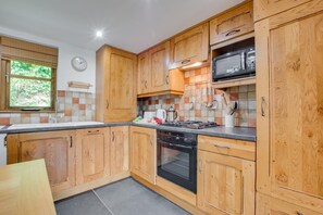 Microwave, oven, dishwasher, toaster - 2 Bed in Croyde (oc-longst) (Croyde)